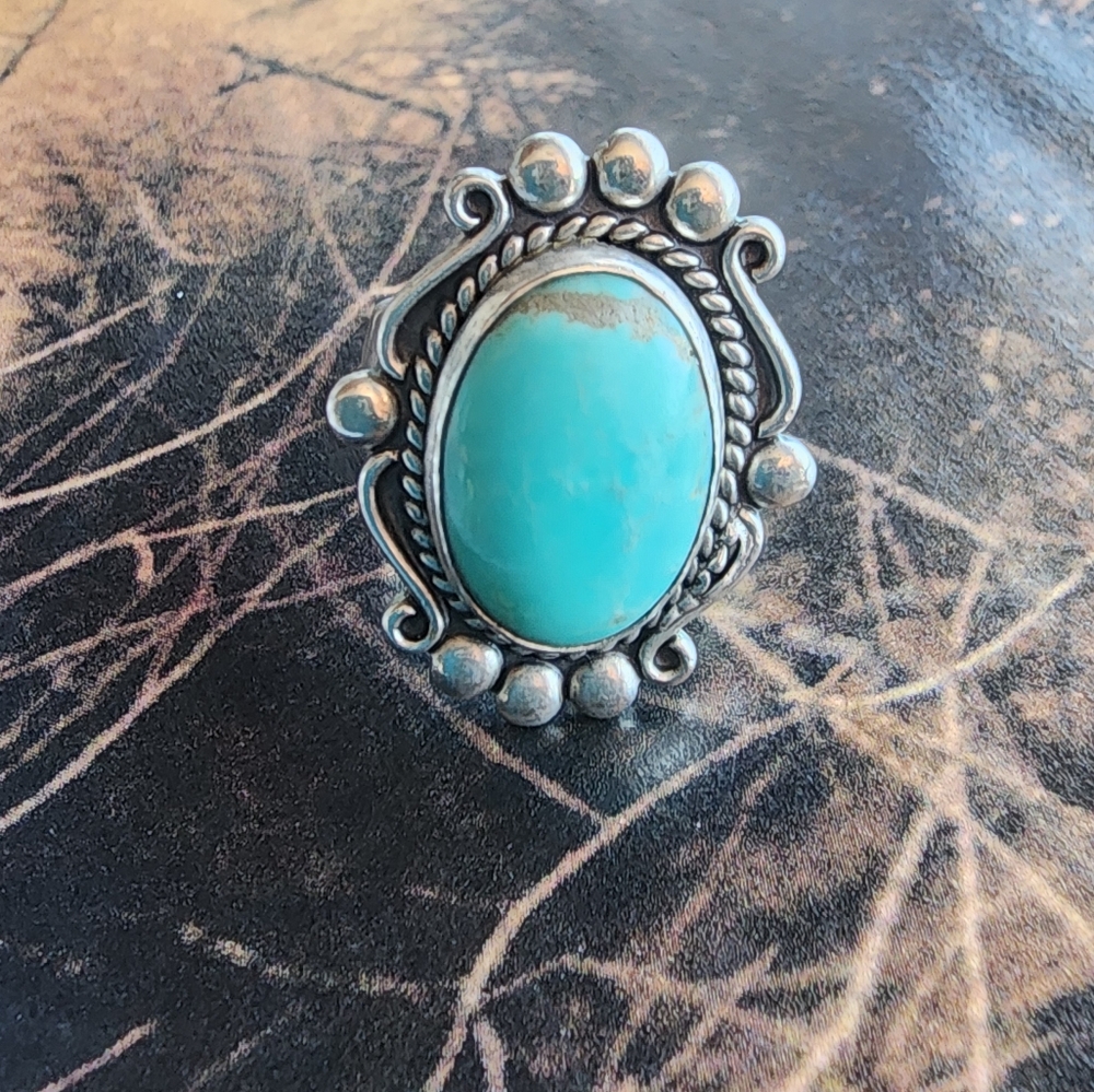 Native MADE STERLING Silver and Turquoise Oval Ring Size 6